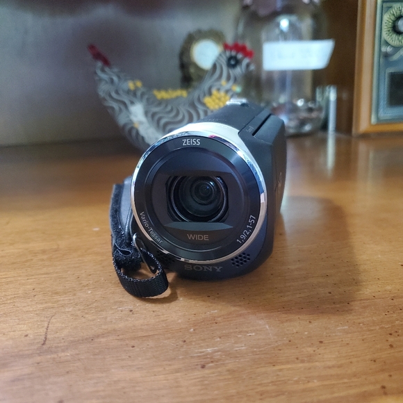 Sony HD Handycam Camcorder - Picture 2 of 10